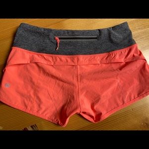 Lululemon “Speed Up Short *2.5”